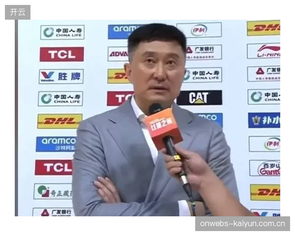 杜锋指导运用现代篮球空间理论，指导广东队用三分雨彻底击溃辽宁的传统防线。